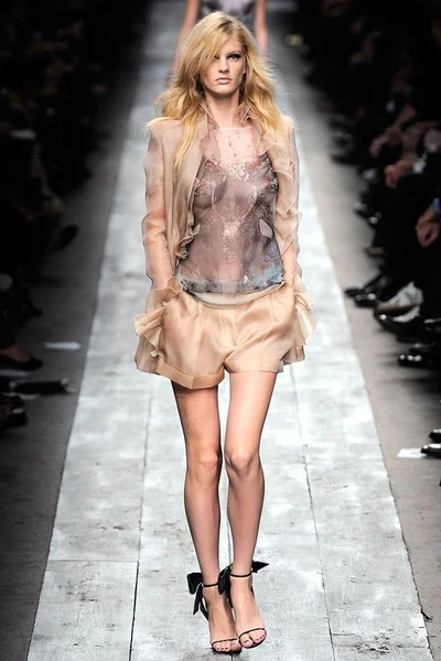 Look 8
